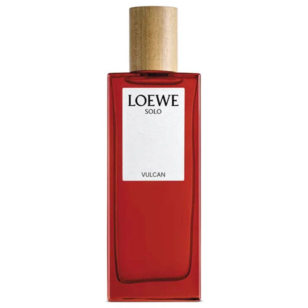 Flacon Loewe Solo Vulcan Eau de Parfum. Flacon rouge rectangulaire avec bouchon en bois. Étiquette blanche avec logo et nom du produit.
