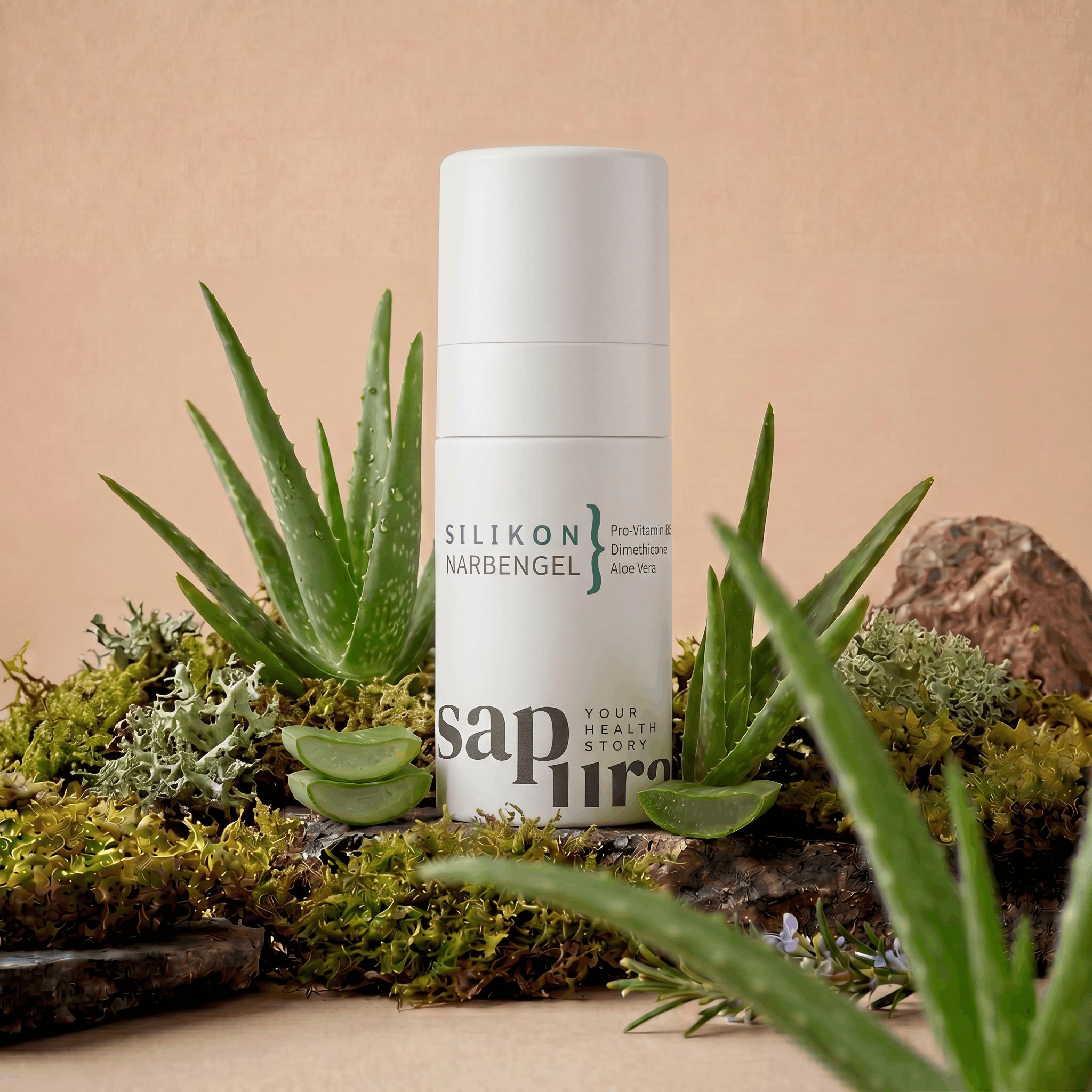 Flacon de gel de silicone pour cicatrices avec plantes d'aloe vera et mousse.
