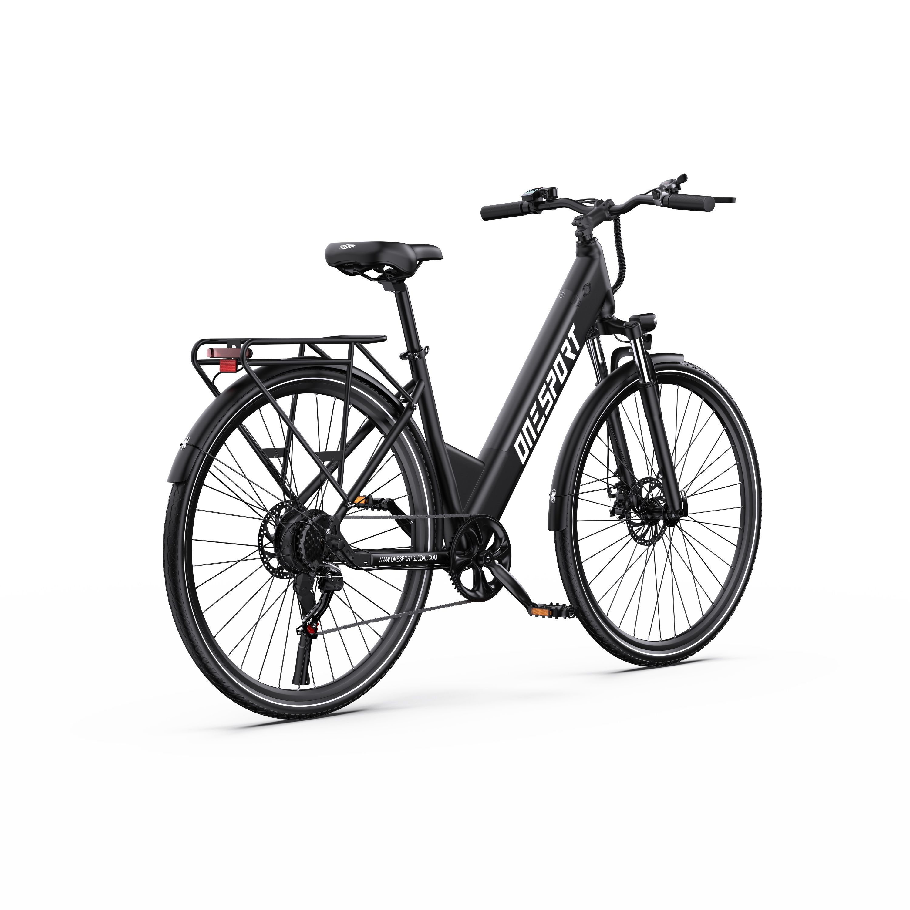 Vélo électrique noir avec le mot ONESPORT. Porte-bagages, garde-boue et phare sont présents.