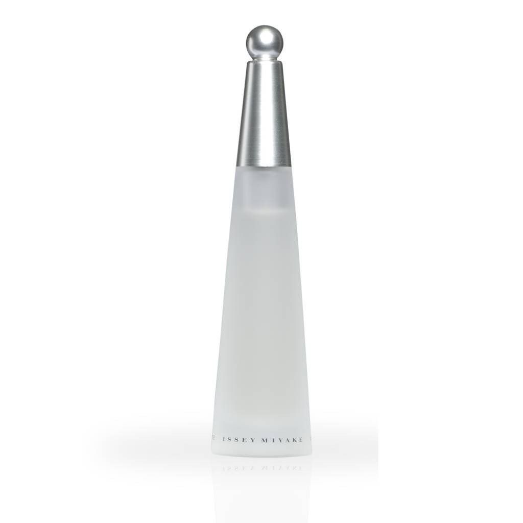 Flacon Issey Miyake L'Eau D'Issey. Flacon blanc avec bouchon argenté. Forme conique.