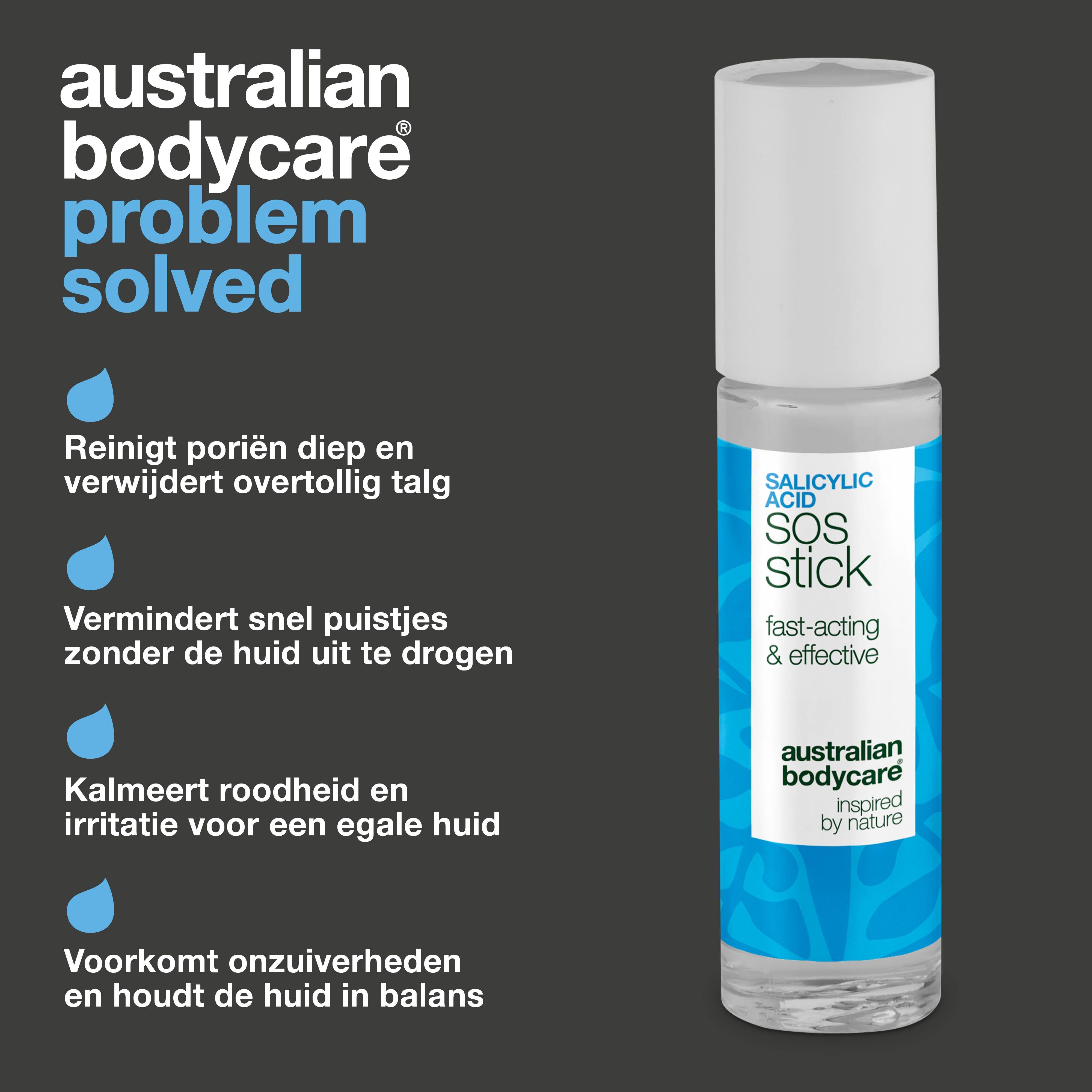 Stick met tekst: Reinigt diep en verwijdert talg, vermindert puistjes, kalmeert roodheid, voorkomt onzuiverheden. Blauwe en witte verpakking.