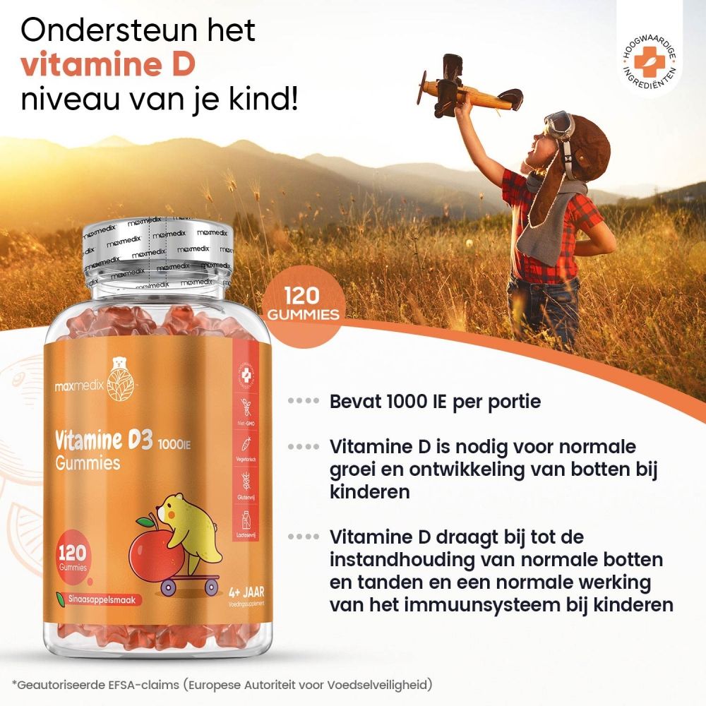 Kind houdt gummybeer vast. Fles met Vitamine D3 gummies, 120 stuks. Tekst: maxmedix, 4+ jaar, sinaasappelsmaak.