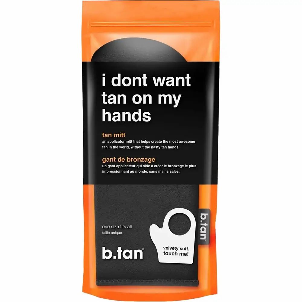 Zwarte zelfbruiningshandschoen in oranje verpakking. Tekst: "i dont want tan on my hands", "b.tan".