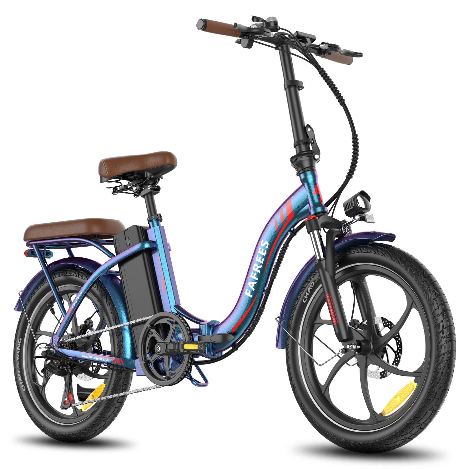 Opvouwbare e-bike, blauw-paars. Bruin zadel en bagagedrager. Zwarte banden en velgen. Merk FAFREES.