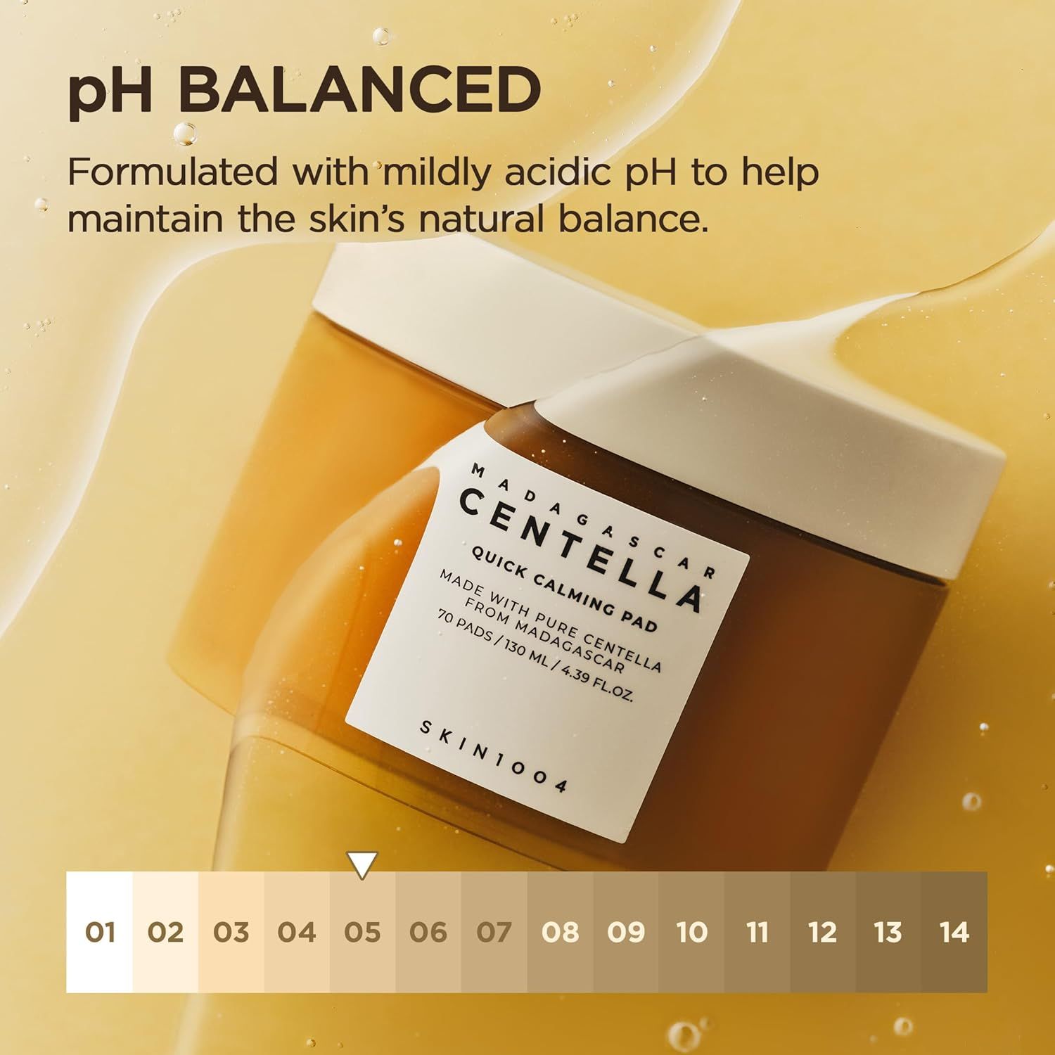 Twee potten met toner pads. Tekst: pH Balanced. Geformuleerd met een licht zure pH om de natuurlijke balans van de huid te behouden.