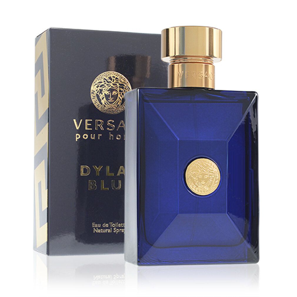 Flacon bleu et emballage. Bouchon doré, logo Méduse. Texte: Versace Pour Homme Dylan Blue. 50 ml.