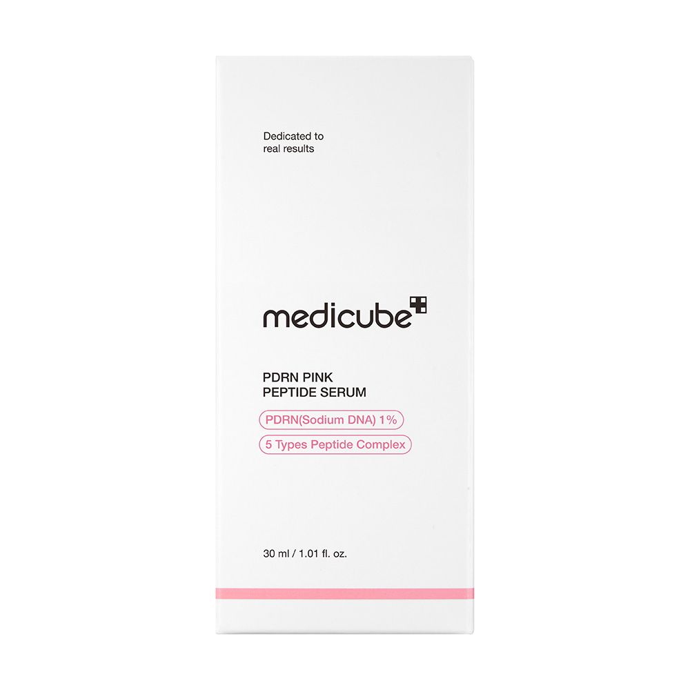 Boîte du sérum Medicube PDRN Pink Peptide, blanche avec des accents roses.