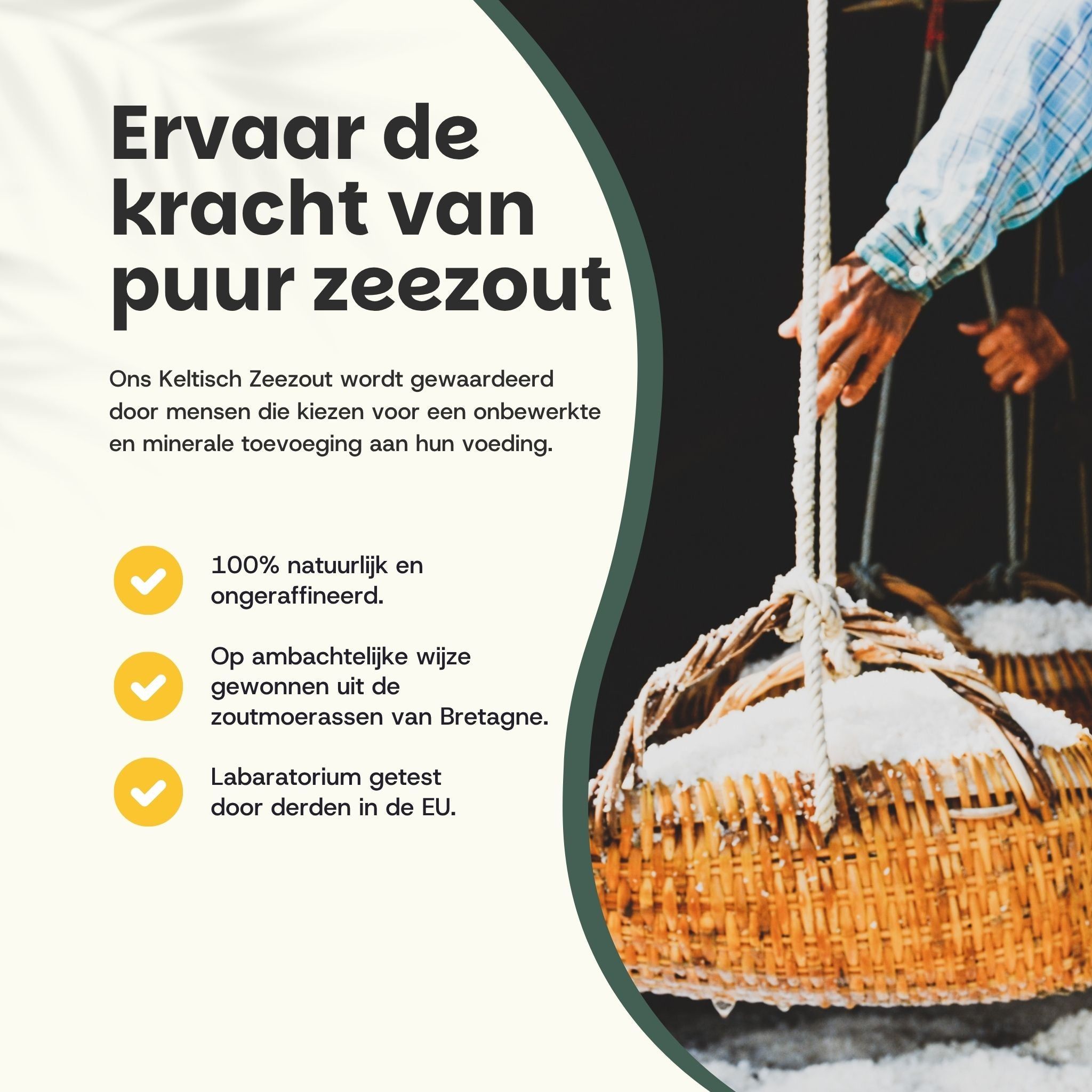 Mensen tillen manden met zeezout uit de zee. Tekst: 100% natuurlijk, ambachtelijk gewonnen, getest.