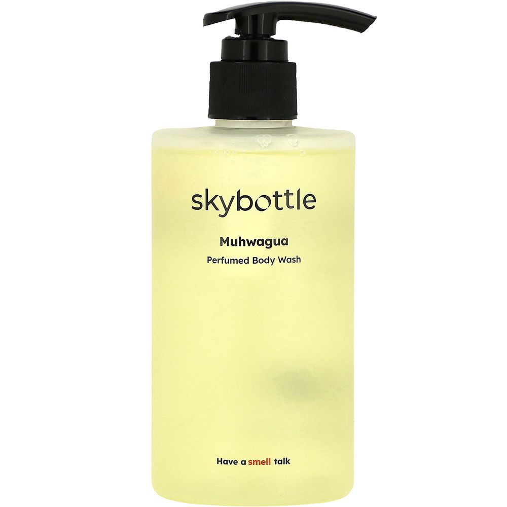 Rechthoekige fles met zwarte pomp. Opschrift: skybottle, Muhwagua, Perfumed Body Wash. Gele vloeistof.