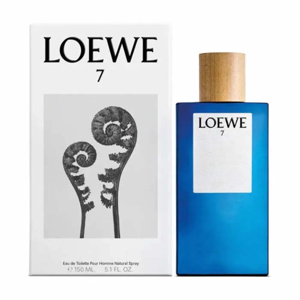 Blauwe parfumfles met houten dop en witte verpakking. Opschrift: LOEWE 7. Verpakking met varenillustratie.