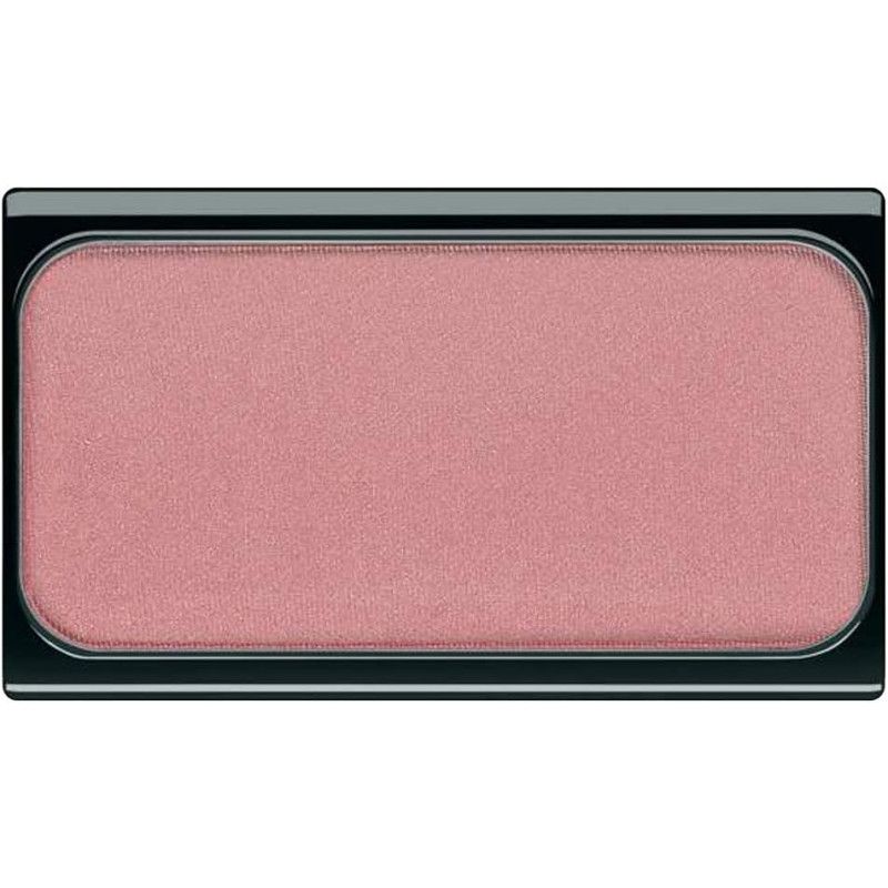 Un fard à joues rectangulaire unique de couleur rose pâle.