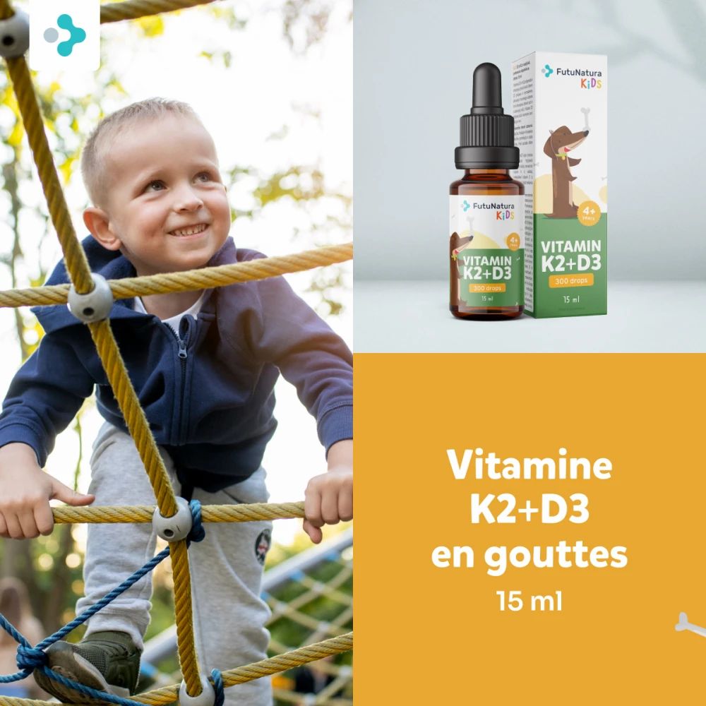 Enfant grimpant sur une aire de jeux. À côté, flacon et emballage. Inscription : Vitamine K2+D3 en gouttes, 15 ml.