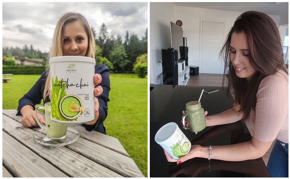 Twee vrouwen houden matcha latte blikken vast. Een vrouw houdt een kopje matcha drank vast. Een vrouw houdt een matcha drankje in een glas vast.