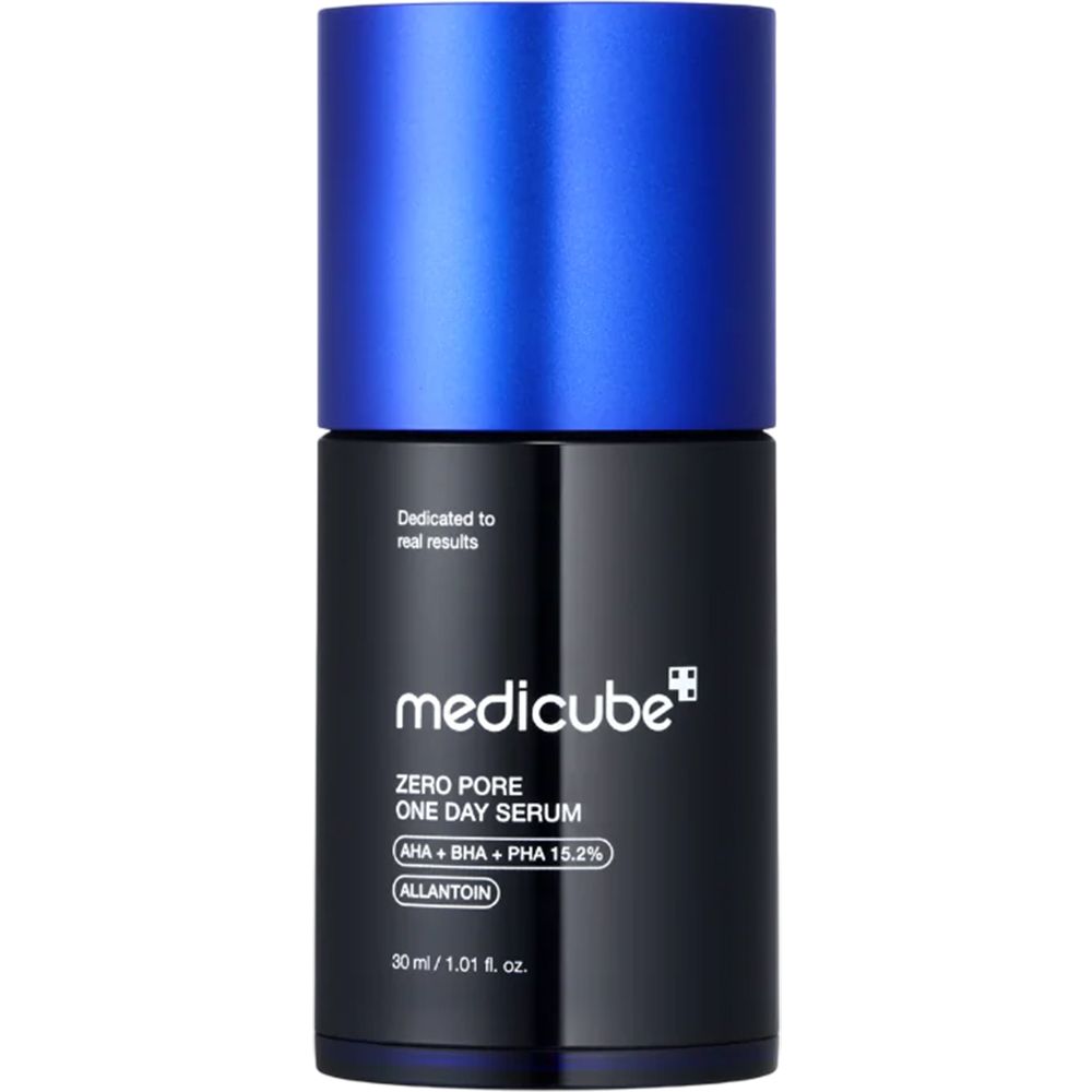 Productfles MEDICUBE Zero Pore One Day Serum. Zwarte fles, blauwe dop. Bevat AHA, BHA, PHA en allantoïne.