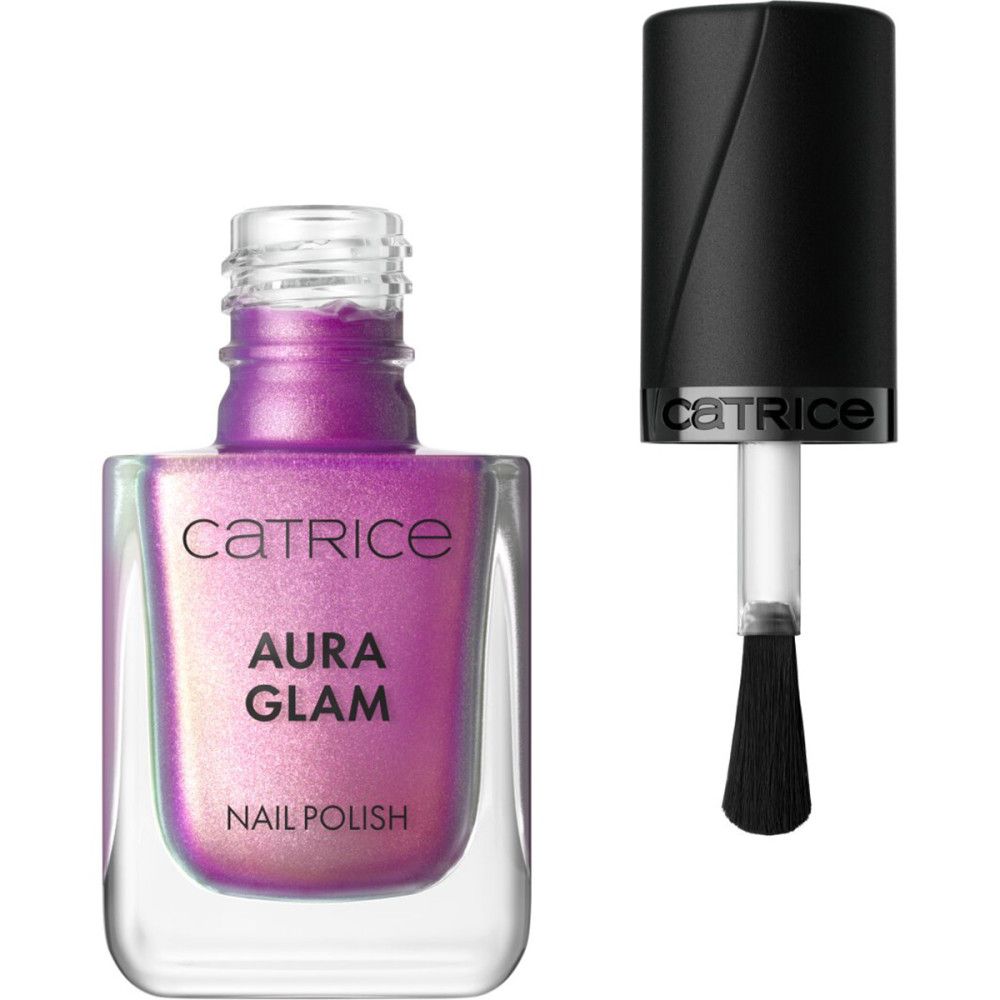 Nagellakfles met open dop en borstel. Roze naar paarse kleurovergang. Opschrift: Catrice, Aura Glam, Nail Polish.