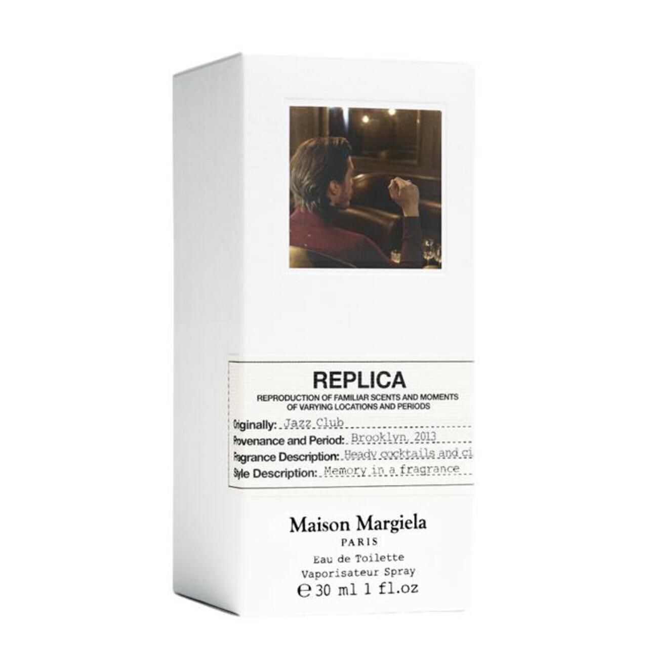 Boîte blanche avec image. Étiquette avec informations produit: REPLICA Jazz Club. Maison Margiela Paris. Eau de Toilette.