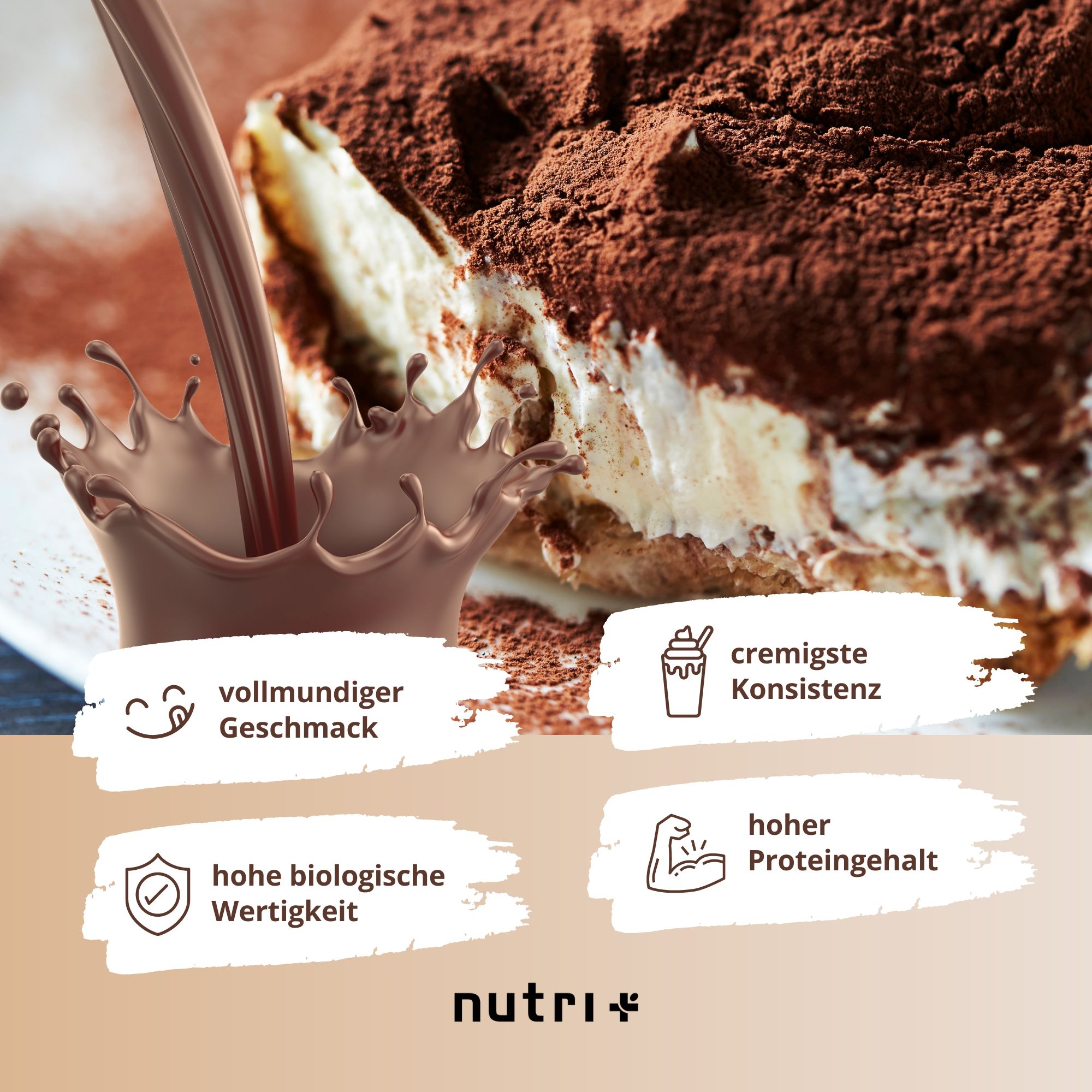 Close-up van tiramisu met chocoladesaus. Tekst: volle smaak, romige consistentie, hoog eiwitgehalte.
