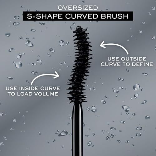 Gros plan de la brosse à mascara. Texte: Brosse incurvée en forme de S. Instructions d'utilisation.