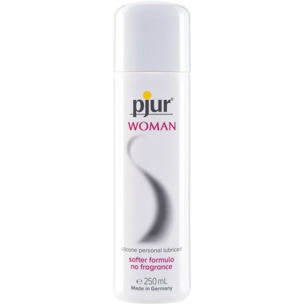 Witte fles met geel etiket. Opschrift: pjur WOMAN, silicone personal lubricant, softer formula no fragrance, e 250 ml/8.5 fl oz. Gemaakt in Duitsland.