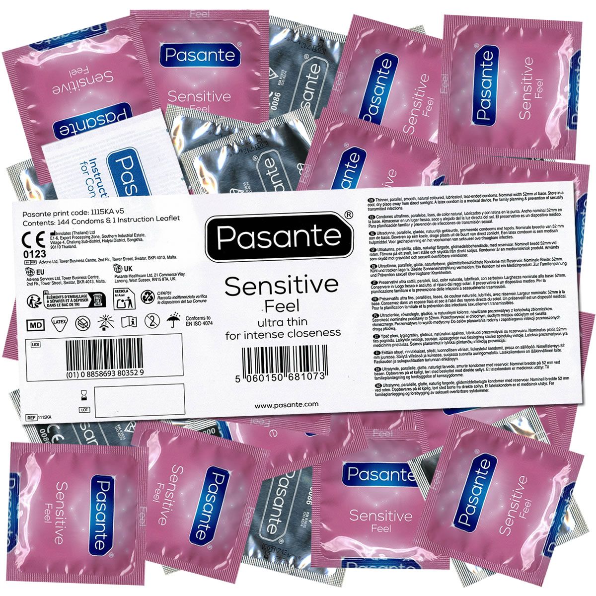 Roze condoomverpakkingen en bijsluiter. Opschrift: Pasante Sensitive Feel. Ultra dun voor intense nabijheid.