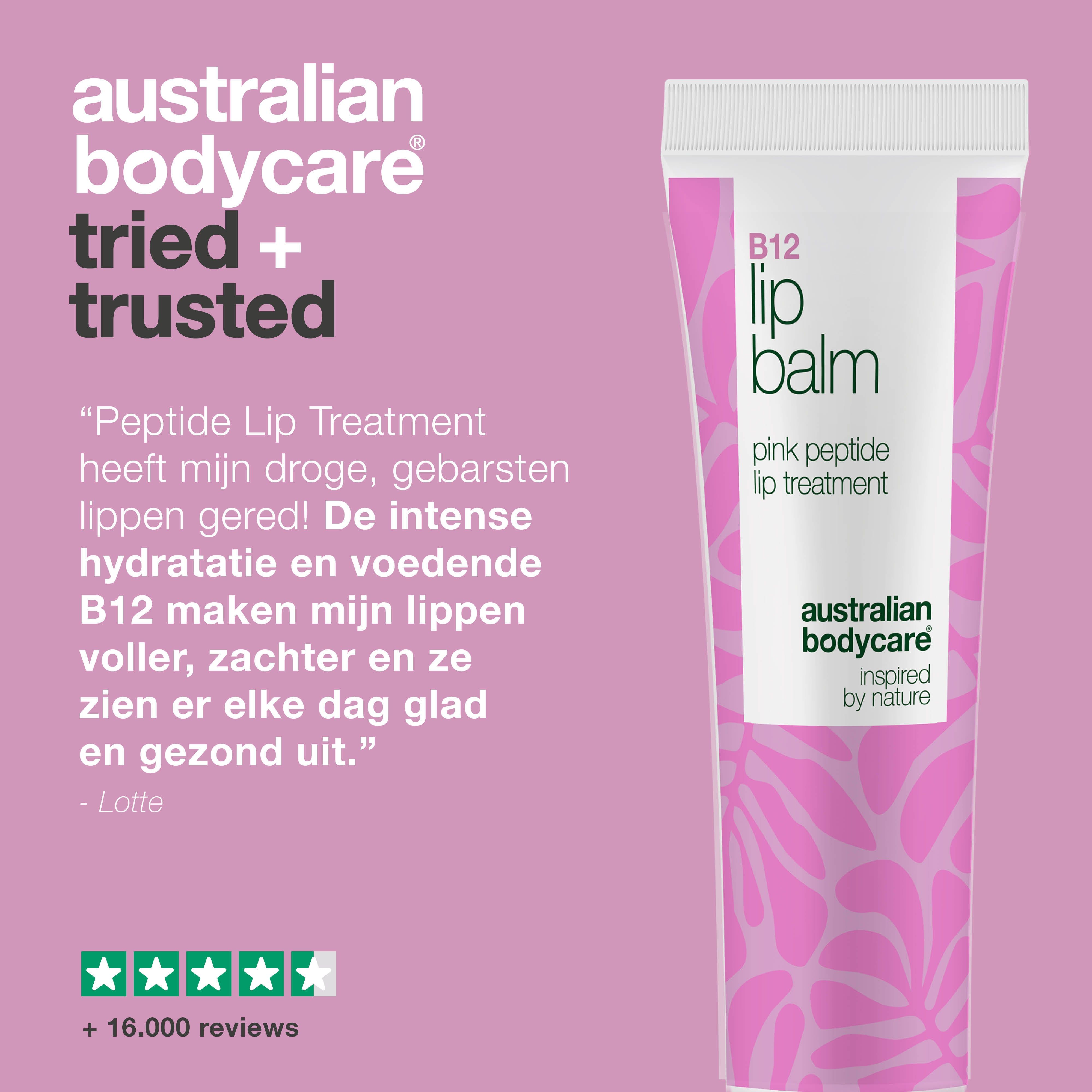 Lippenbalsem tube. Tekst: B12 Lip Balm, pink peptide. Australian Bodycare. Citaat en sterrenbeoordeling.