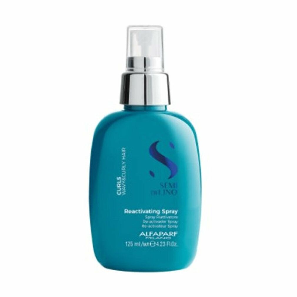 Flacon spray turquoise avec pompe argentée. Contient Alfaparf Milano Reactivating Spray pour cheveux bouclés, 125 ml.