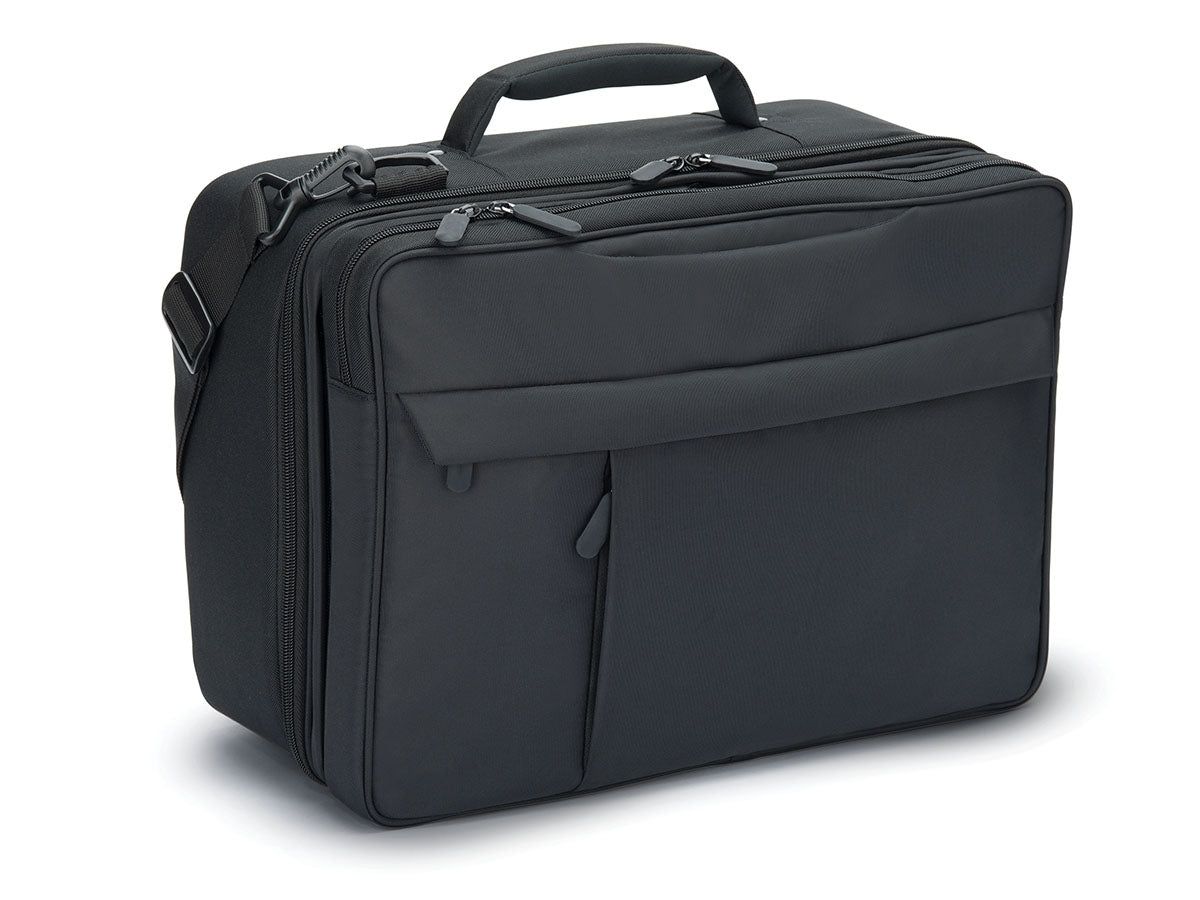 Sac de voyage noir fermé avec poignée et bandoulière, avant avec plusieurs poches zippées.