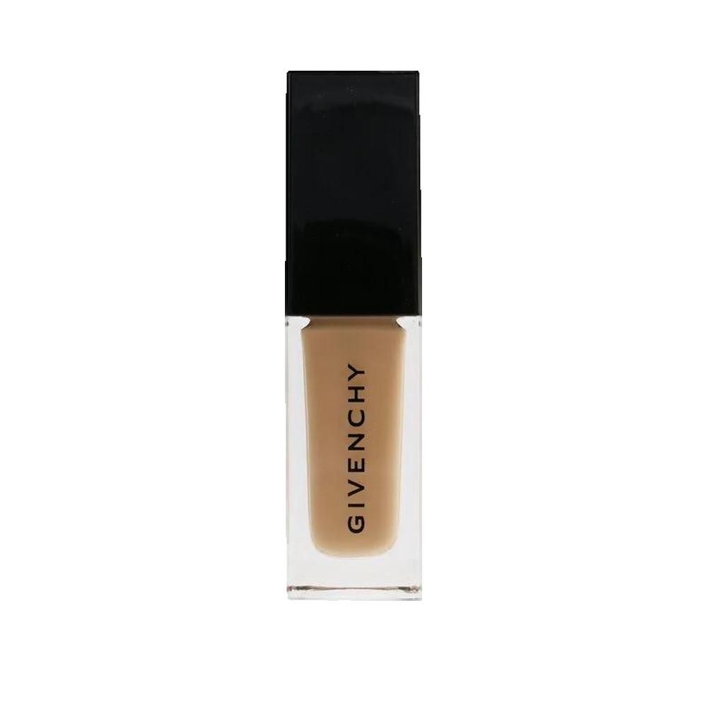 Flacon de cosmétique avec bouchon noir. Récipient transparent contenant un liquide beige. Inscription verticale "GIVENCHY".