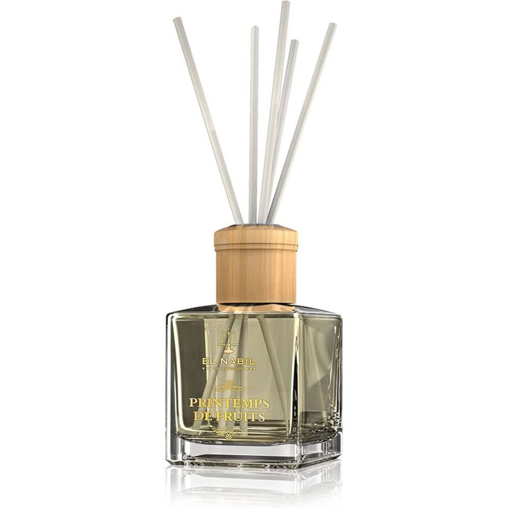 Diffuseur de parfum avec couvercle en bois et bâtonnets. Inscription : El Nabil, Printemps de Fruits. Flacon en verre carré.