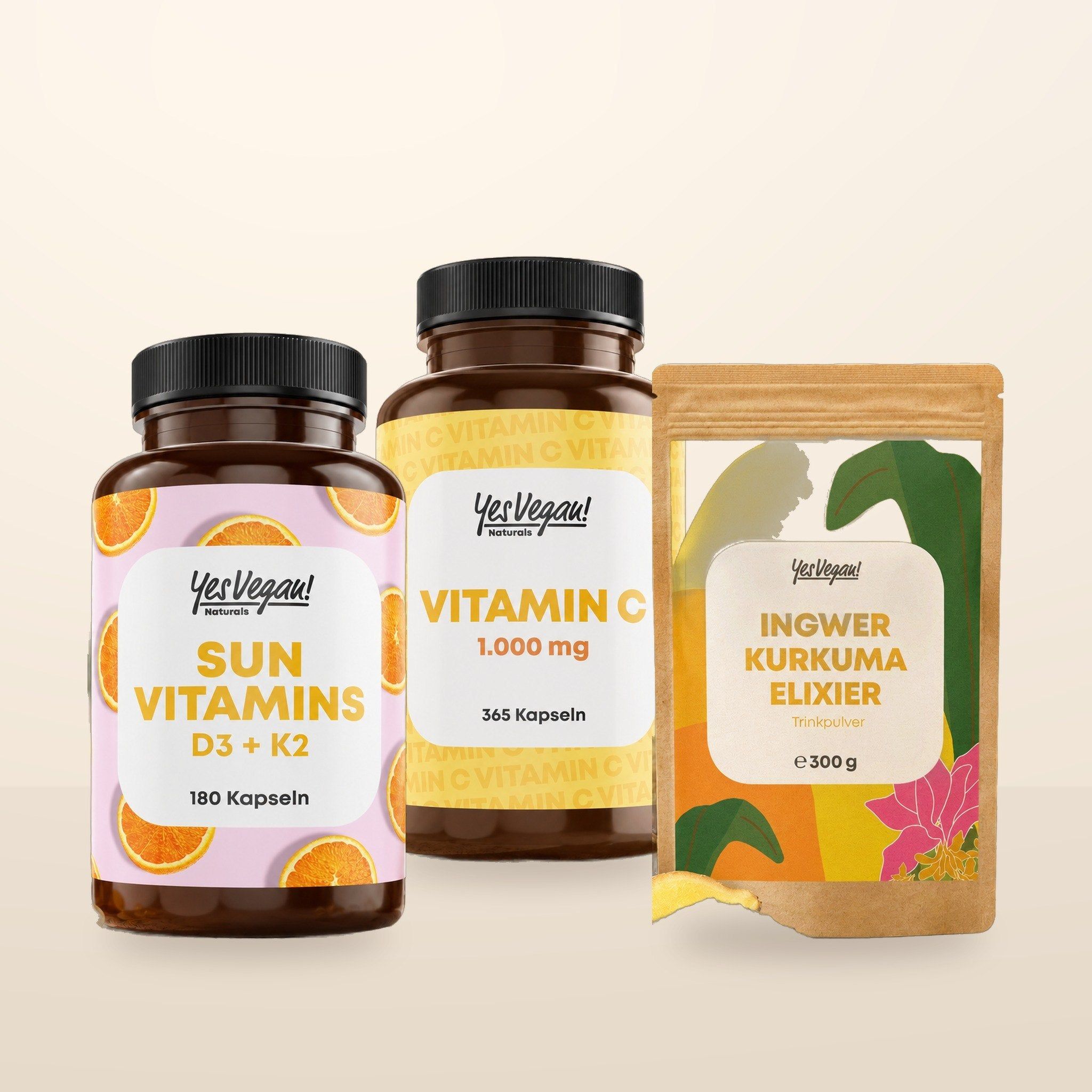Trois produits Yes Vegan pour un rituel hivernal : Vitamine C (365 gélules), Sun Vitamins D3+K2 (180 gélules) et poudre pour shot Gingembre Curcuma (300g).