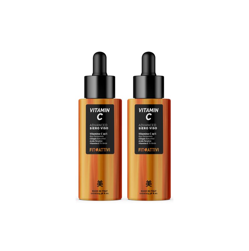 Twee flessen met zwarte dop en pipet. Opschrift "Vitamin C" en "Advanced Siero Viso". Oranje achtergrond.