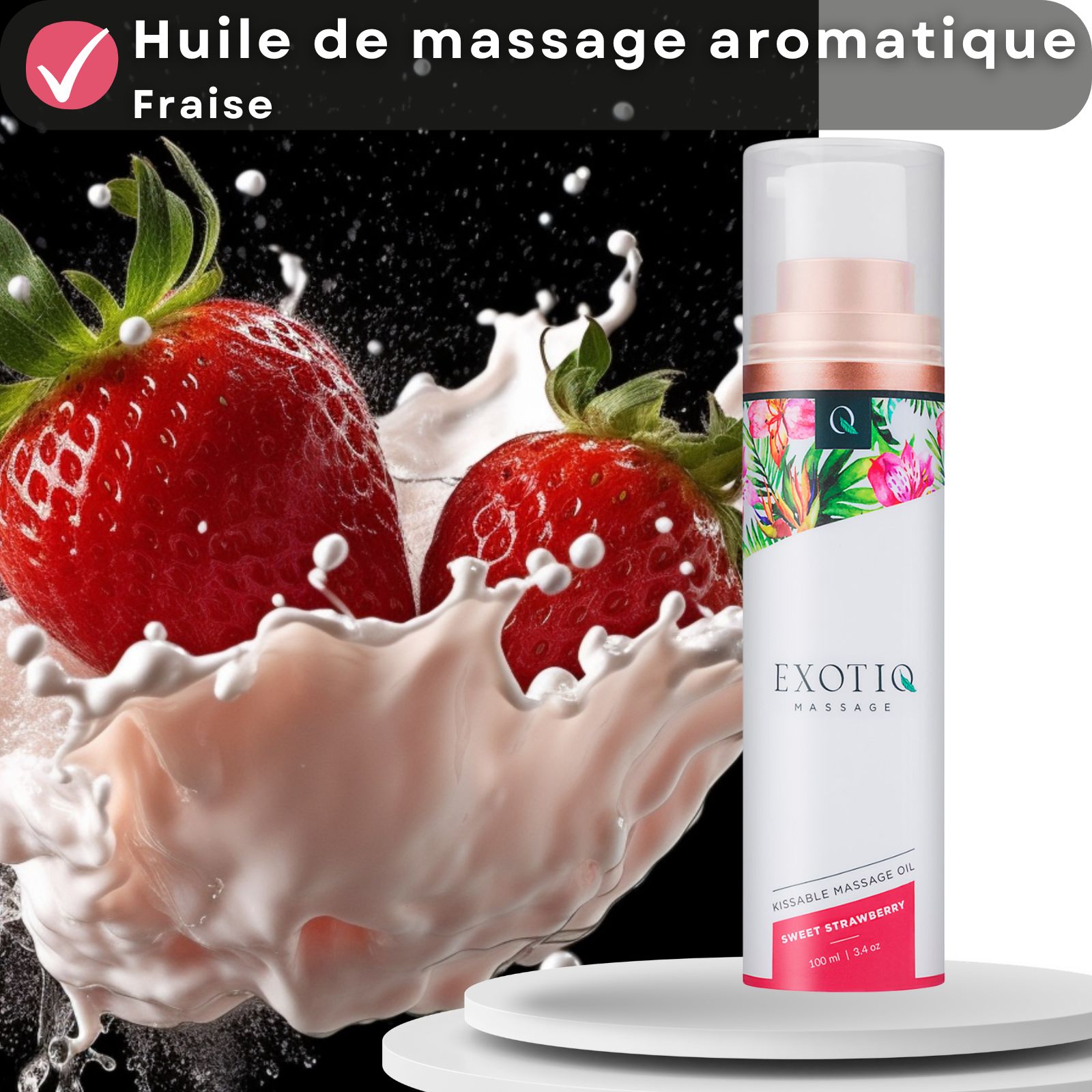 Publicité produit. Flacon d'huile de massage à côté de fraises et éclaboussures de lait. Texte: Huile de massage, parfum fraise.