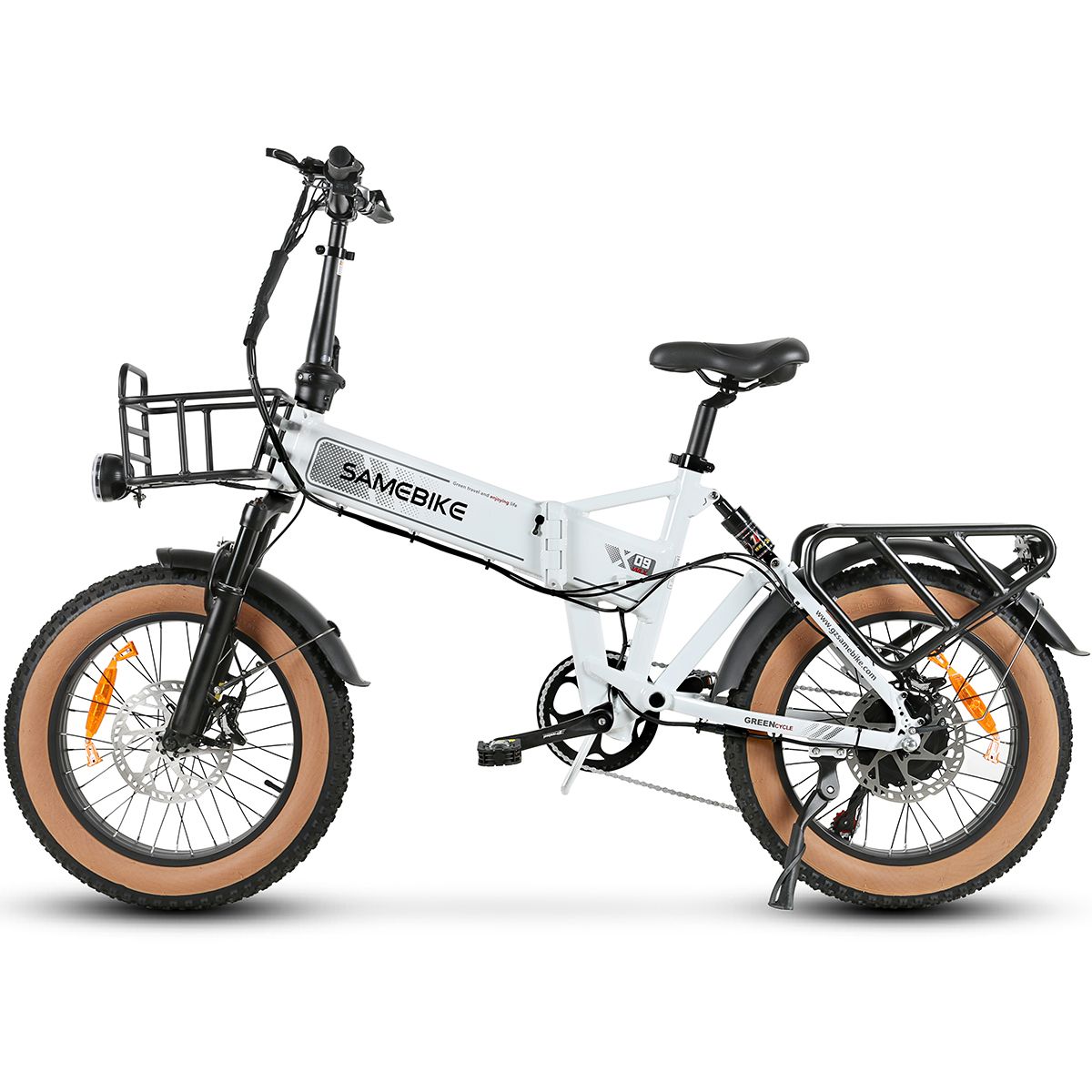 Witte elektrische fiets met zwarte mand, bagagedrager en bruine banden. Merk SAMEBIKE.