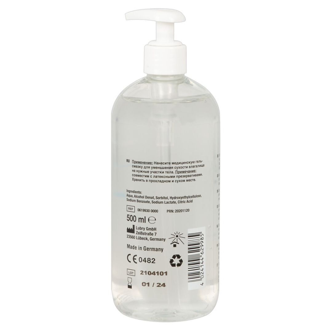 Achterkant van een transparante fles met pomp. Tekst in meerdere talen. Medische benaming. 500 ml.