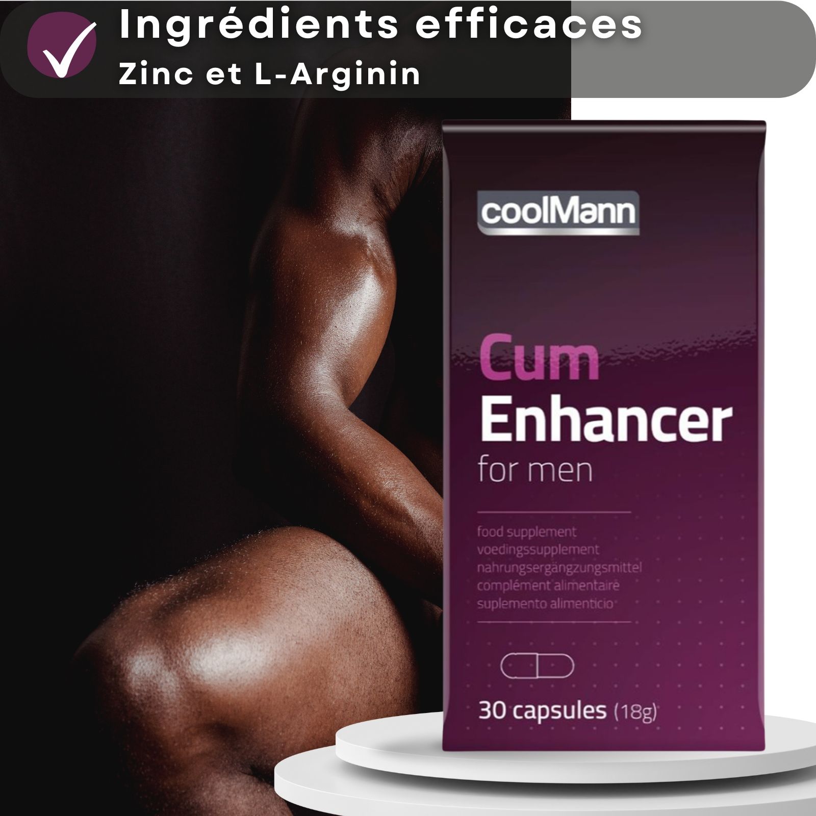Flacon et emballage du produit. Texte : "coolMann Cum Enhancer for men". Une gélule dans la main. Homme musclé en arrière-plan.