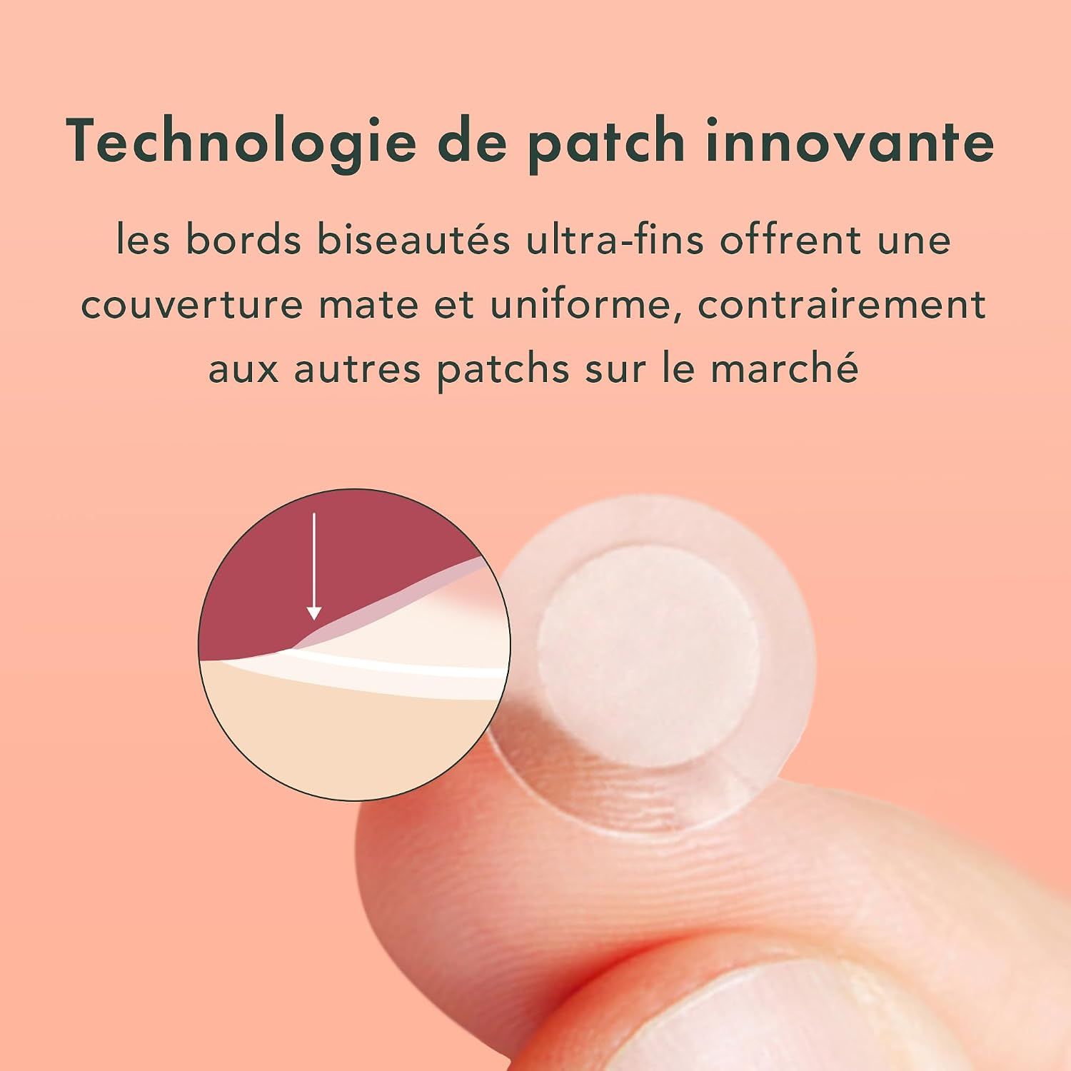 Patchs ronds couleur peau à bords biseautés sur un doigt, gros plan.