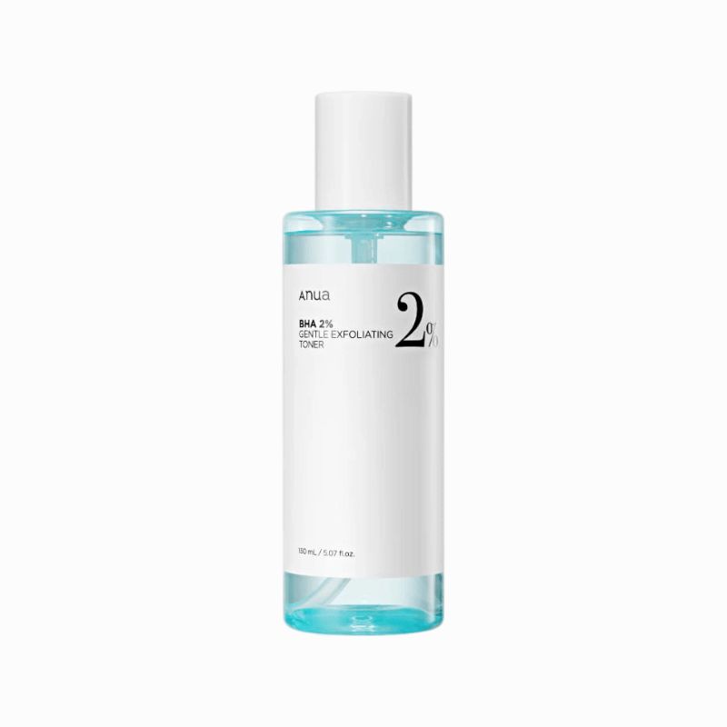 Witte fles met heldere toner. Opschrift: Anua BHA 2% Gentle Exfoliating Toner. Witte dop.