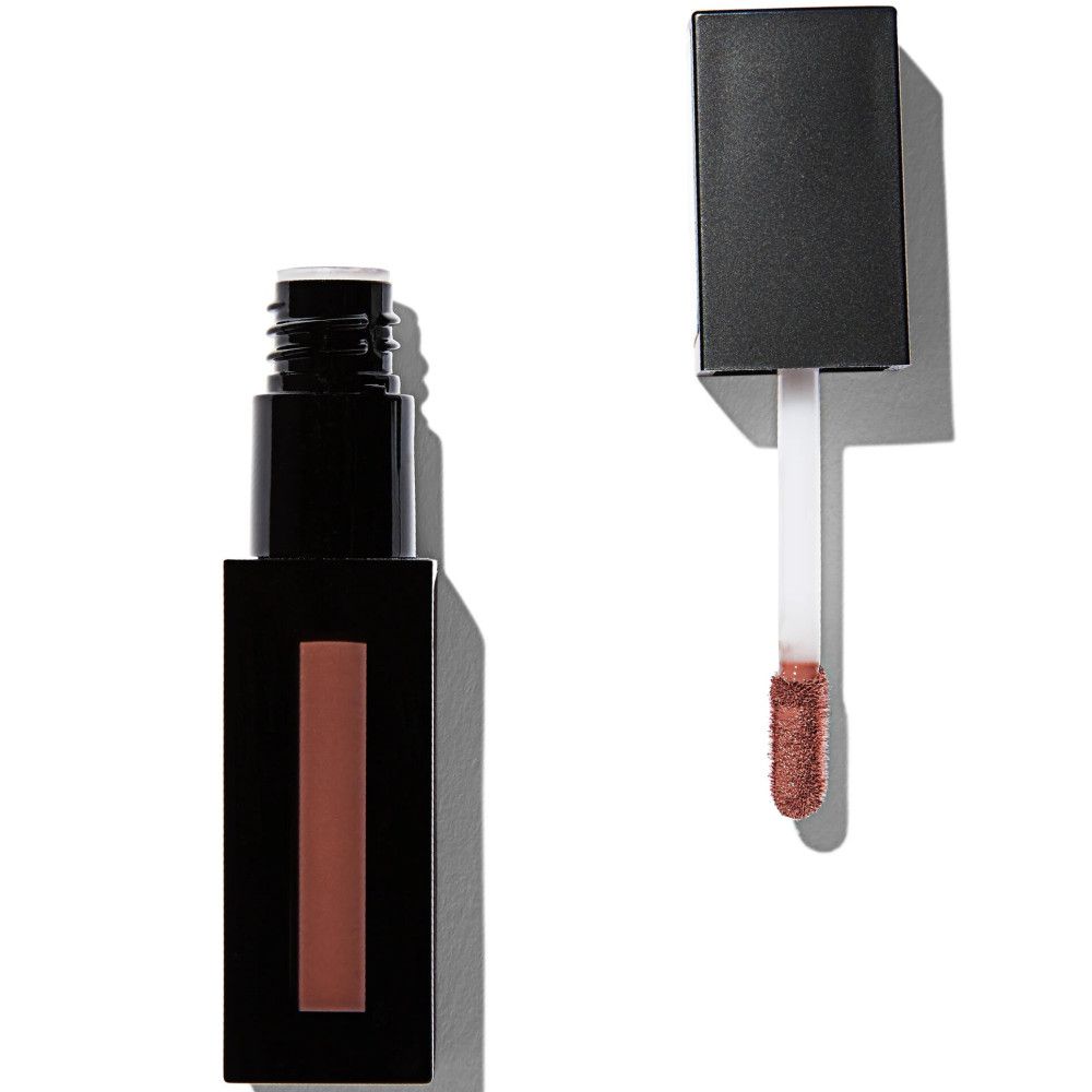 Flacon de gloss mat ouvert. Récipient noir avec bande marron. Applicateur avec produit rose.