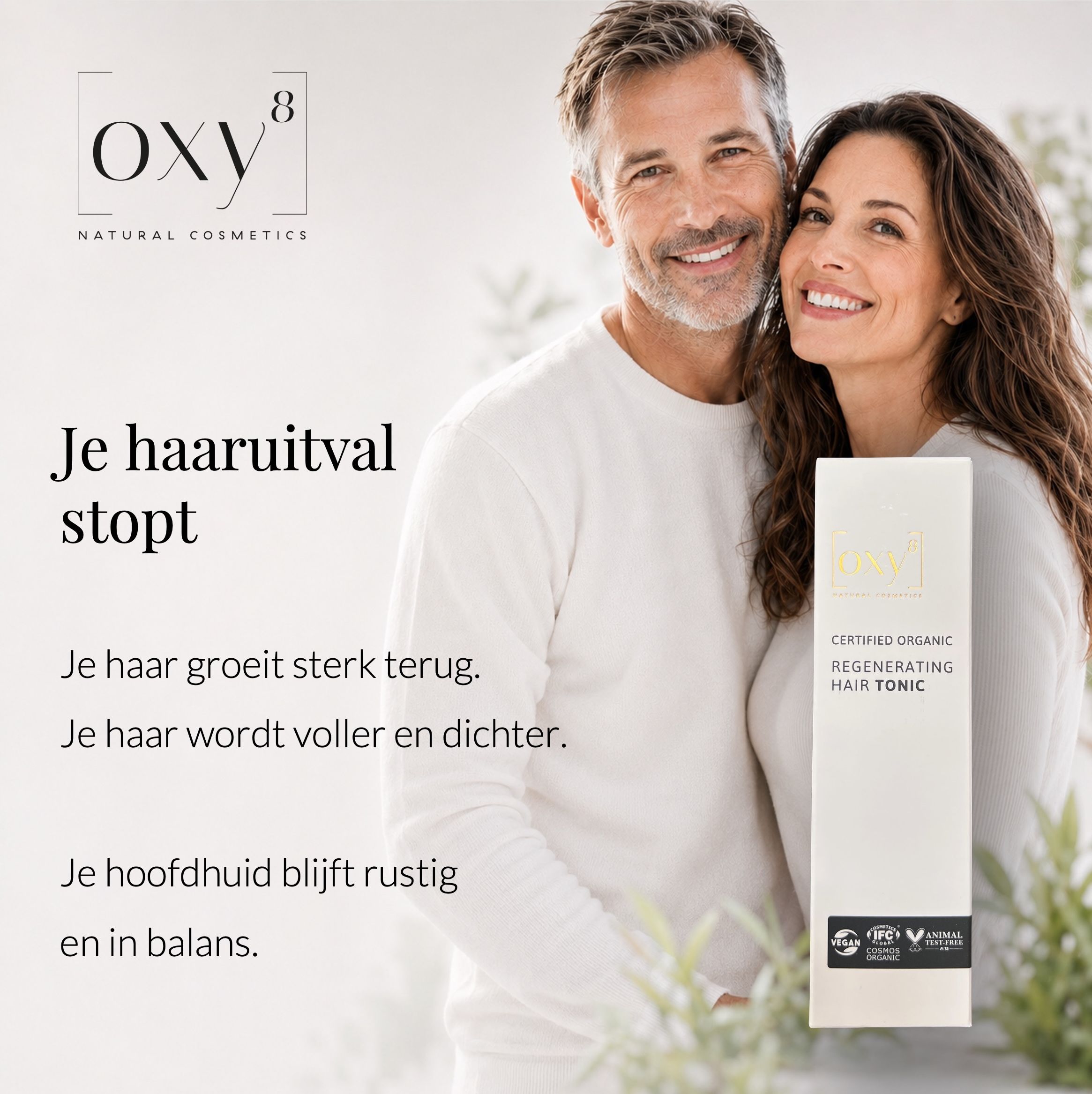 Man en vrouw met OXY8 Regenerating Hair Tonic verpakking