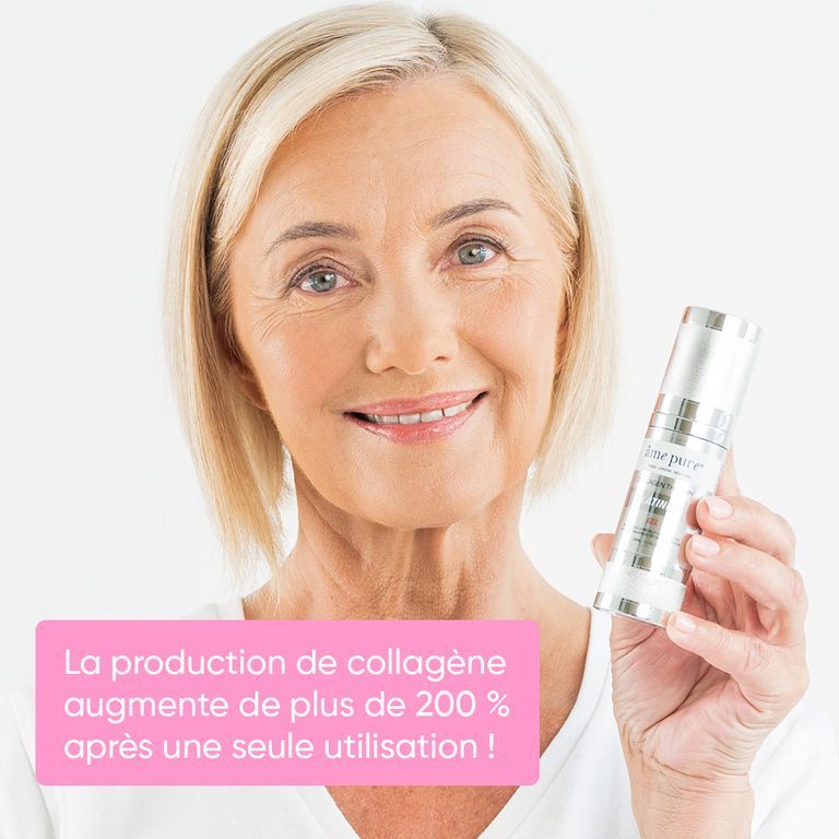 Femme tenant le Gel Collagen Therapy Platinum.