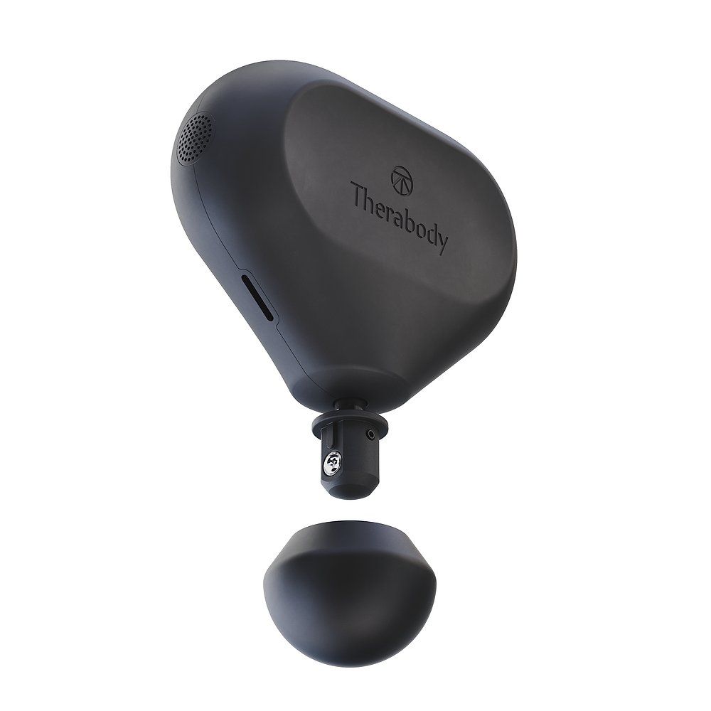 Zwarte massager met afneembare kop. De tekst "Therabody" is zichtbaar.