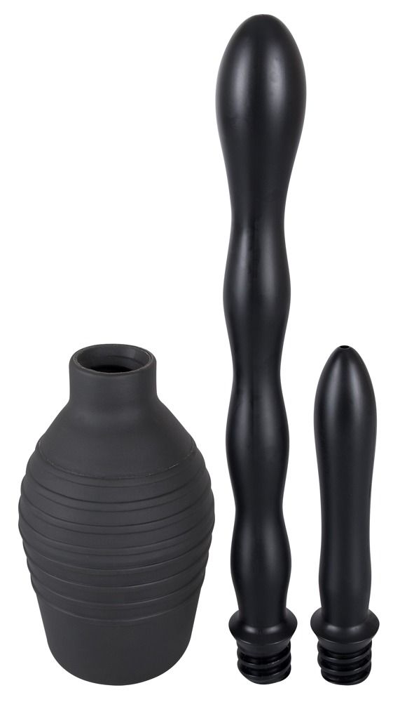 Zwart intiem reinigingssysteem met drie delen: een pomp met geribbeld oppervlak en twee opzetstukken.