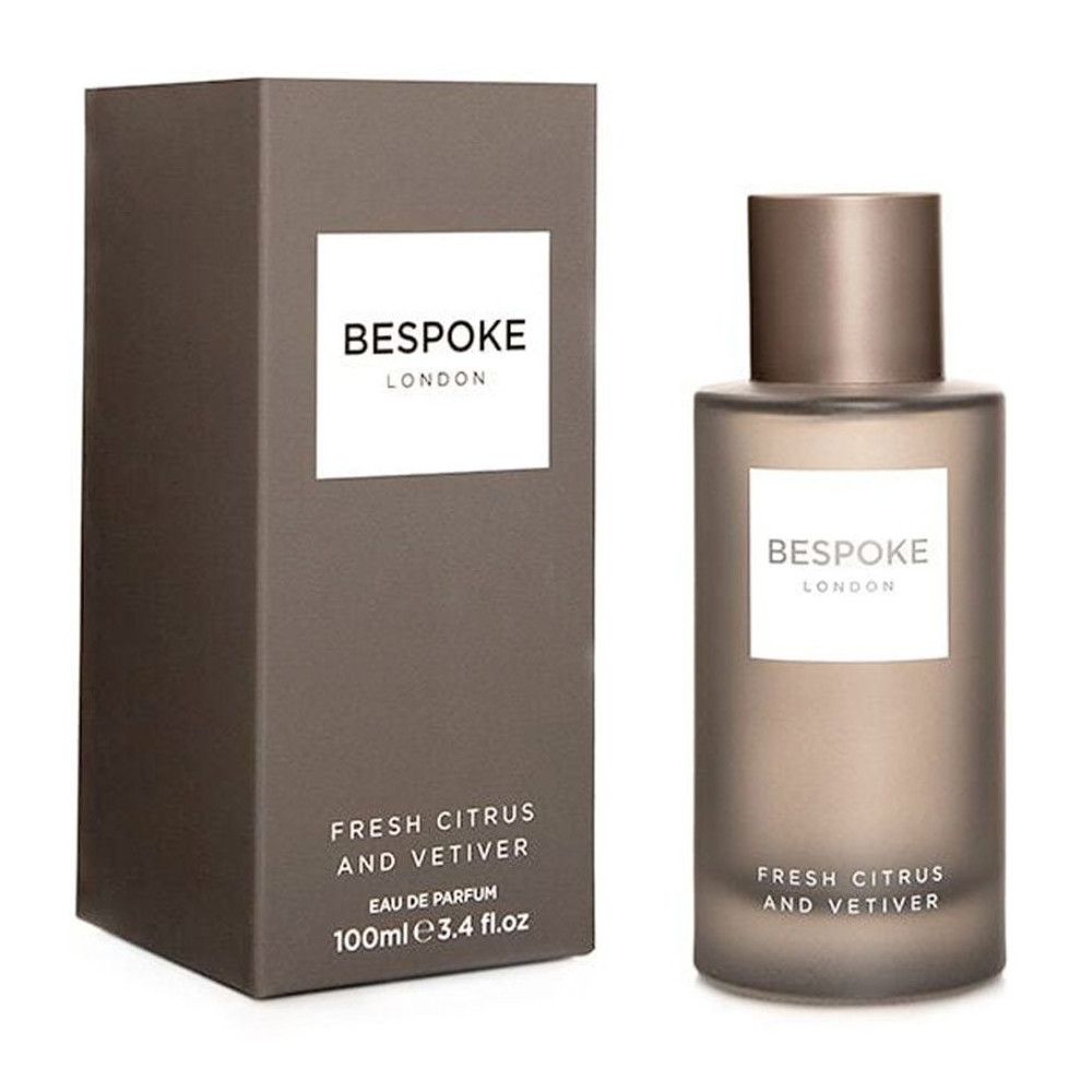 Flacon de parfum et boîte. Texte: Bespoke London, Fresh Citrus and Vetiver, Eau de Parfum.