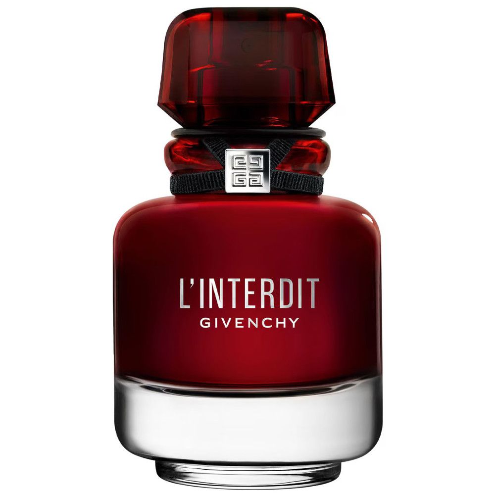 Rode fles van Givenchy L'Interdit Eau de Parfum Rouge. Zwart lint met zilveren logo. Op witte achtergrond.