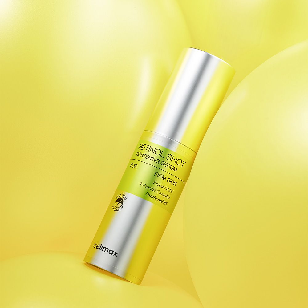 Celimax Retinol Serum fles tegen gele achtergrond.