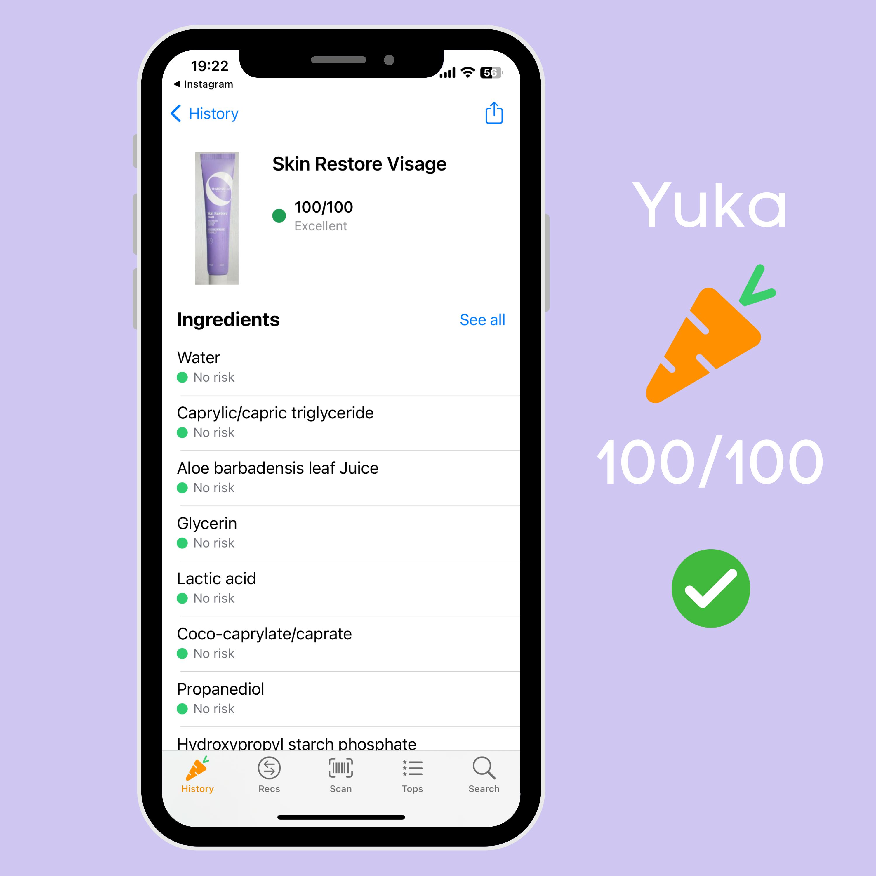 Smartphone scherm met ingrediëntenlijst. Yuka score: 100/100. Wortel symbool en groene vink.