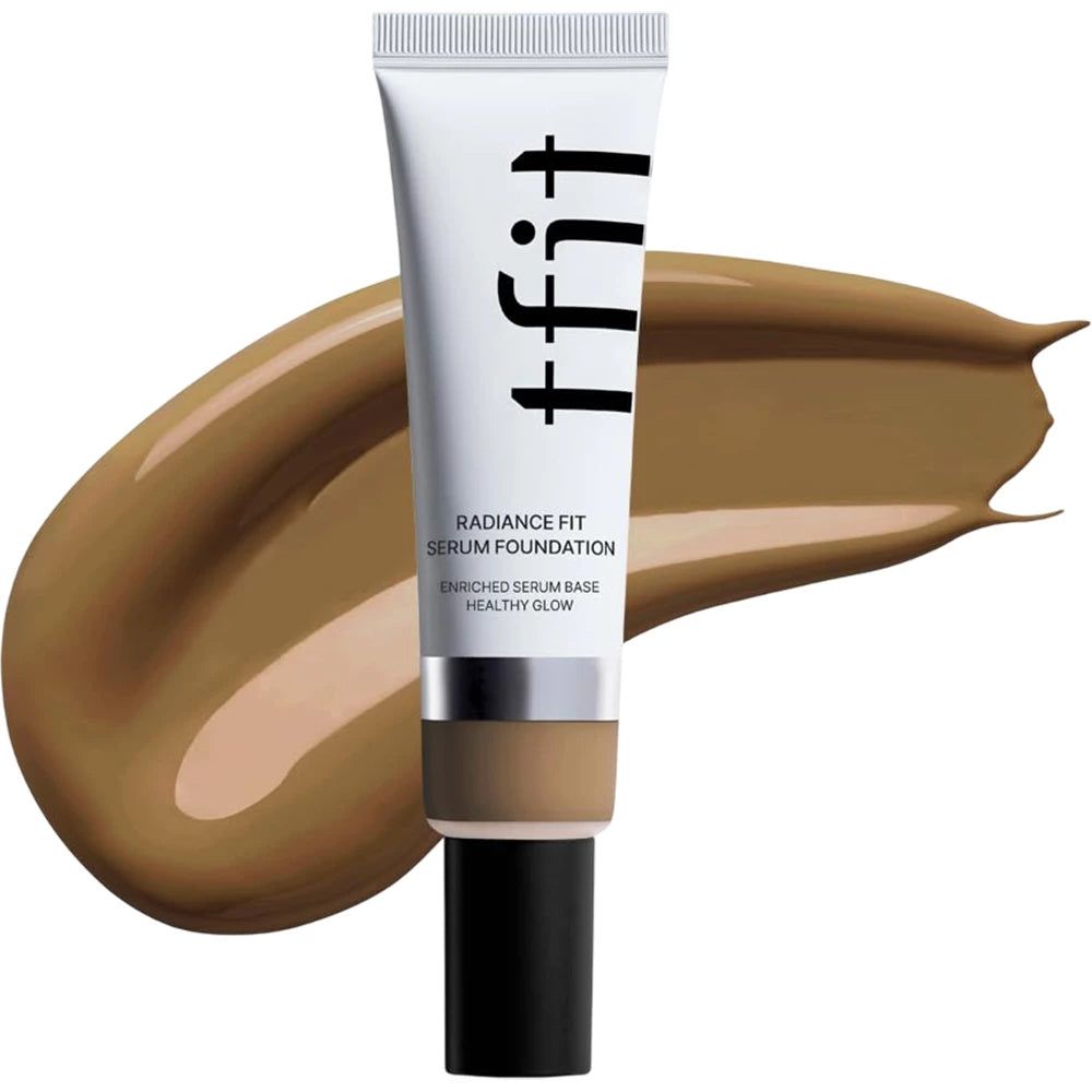Foundation tube met bruine foundation. Zwarte dop, witte tube met tekst: Radiance Fit Serum Foundation.