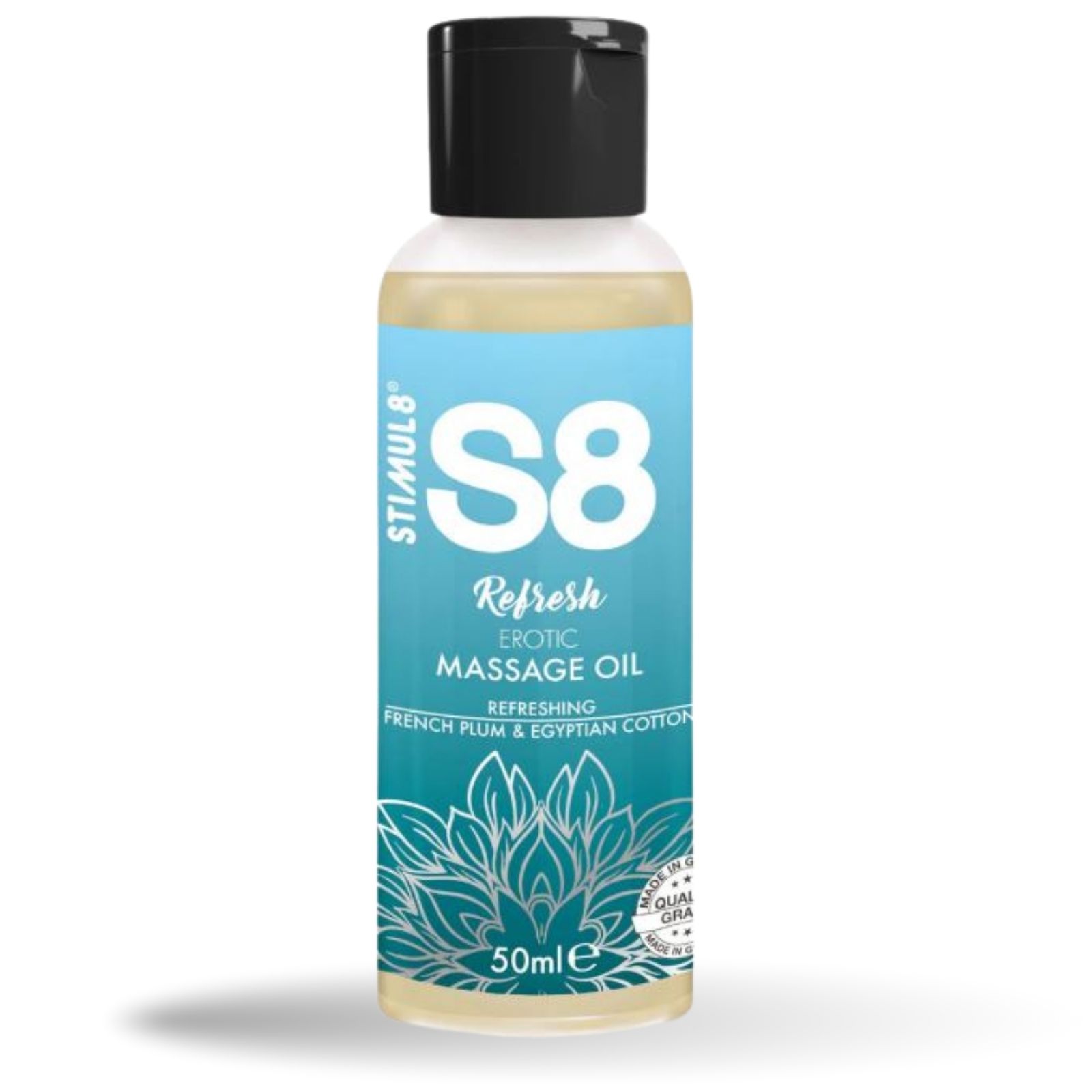 Massageolie S8 Refresh. Fles met zwarte dop. Tekst: Refresh, 50ml. Verfrissend. Franse pruim & Egyptisch katoen.