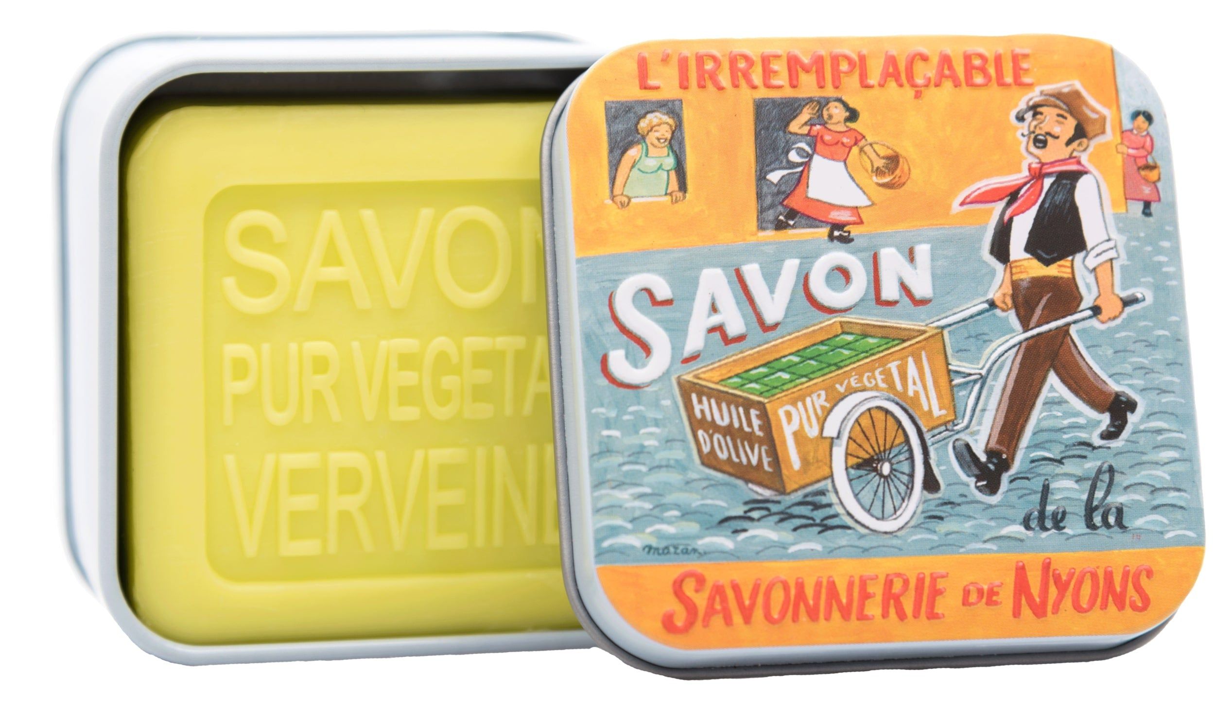 Open metalen doos met zeep. Opschriften: SAVON, PUR VEGETAL, VERVEINE. Doos met illustratie: SAVONNERIE DE NYONS, man met kruiwagen.