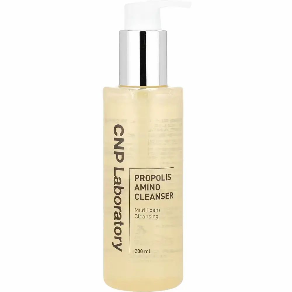 Gele fles met pomp. Opschrift: CNP Laboratory, Propolis Amino Cleanser, Mild Foam Cleansing. 200 ml.